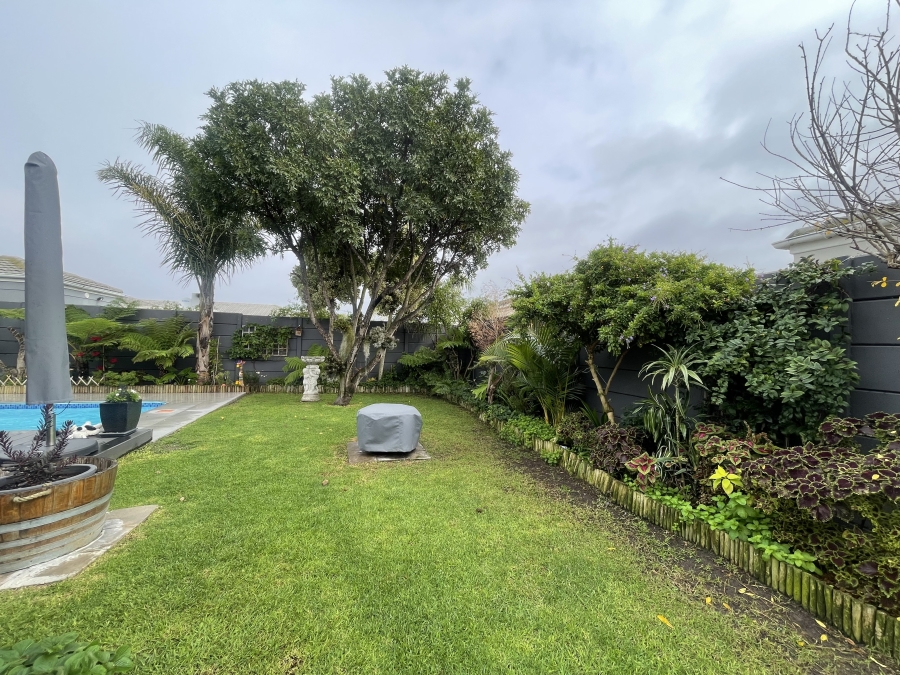 3 Bedroom Property for Sale in Sunningdale Western Cape